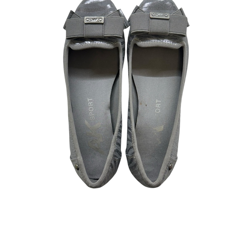 Women's AK Sport Flats Shoes Size 8 Gray Silver